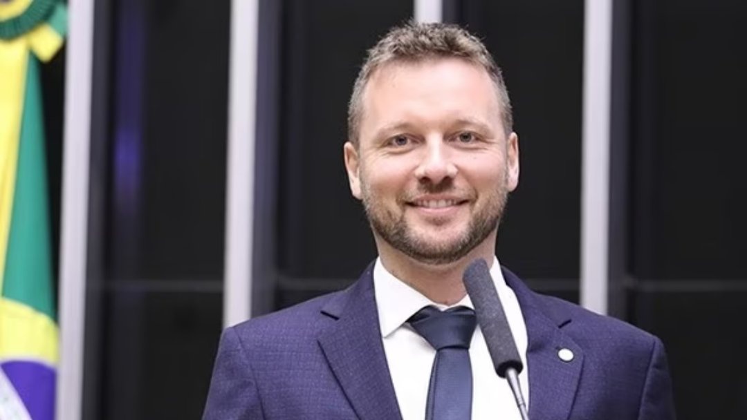 <a href="/apropriajulia/">Júlia Zanatta</a> <a href="/Maubmarcon/">Mauricio Marcon</a> Tchau Querido!!!
Se for chorar manda áudio