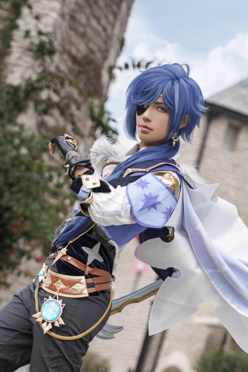 cousinxiaosong's tweet photo. Don't be shy, I'll show you around town!♪#cosplayer #GenshinImact #kaeya https://t.co/pz5ee8JM4P