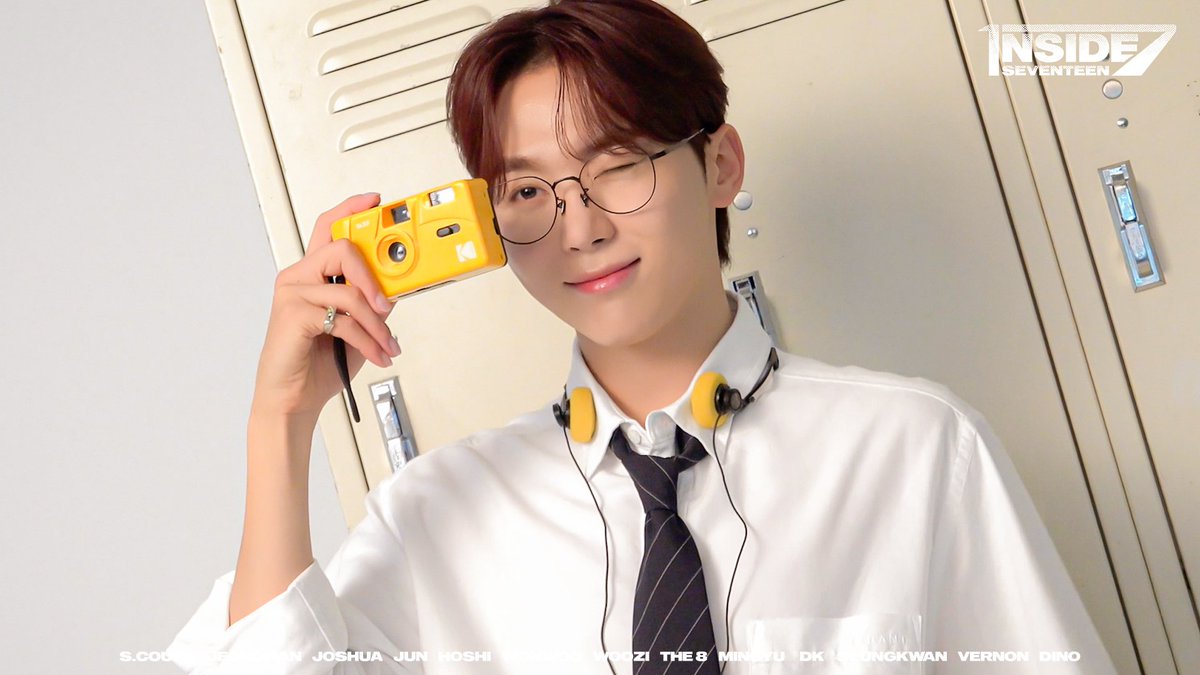 Handsome Boo is ready to invade your heart 😎 I just held a photoshoot with FoRest x Allure! How is it? Do i look stunning? I'm confident with my look teehee 🤏

[ youtu.be/5UfIln1OY1E ]