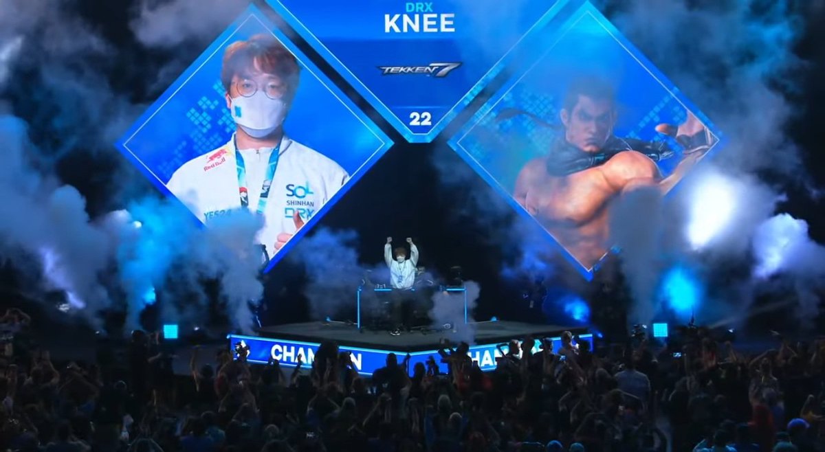 tekkenchanel's tweet photo. ✨️🧧Good luck 🧧✨️
two evo champs 🫂

#knee 2013, 2018, 2022
#lowhigh 2018 https://t.co/ixjVULRDTC