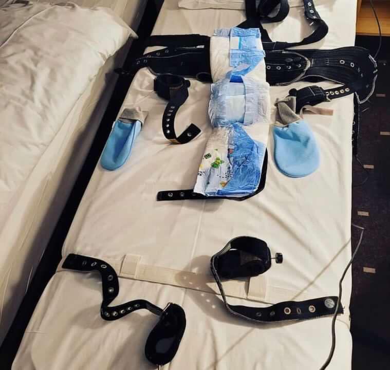 AlexCha87664513's tweet photo. I’m a mistress mommy and I do diaper changing and diaper and abdl supplies for diaper abdl dl Tbdl sissy pup and gay. …inbox me now if you need a mommy 🍼🍼🍼 https://t.co/vWTYDqrxTt