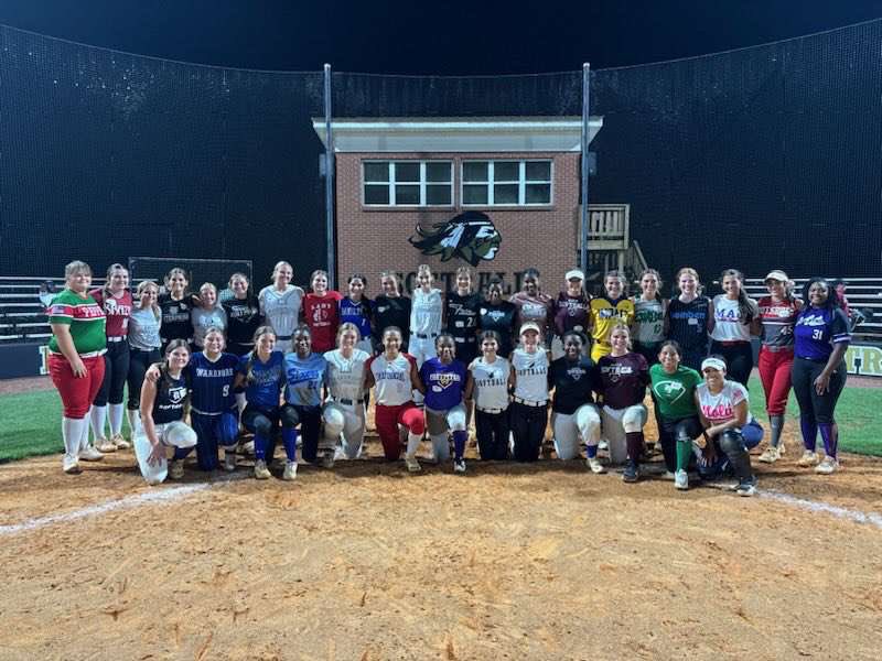 Had a fun time at the <a href="/ECCCSoftball/">ECCC Softball</a> camp!! Thank you coach white and <a href="/ob_burns/">Olivia Burns</a> for having me! I hope I get to come back!! <a href="/BeThatPlayer1/">Be That Player</a> #warriorstrong #sharpenthespears