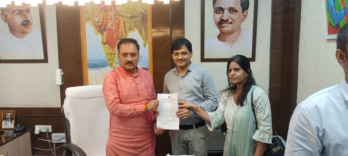 AIGTA2011_Delhi's tweet photo. Regrading #GuestTeachers various issues  Meeting with @BJP4Delhi president shri @Virend_Sachdeva ji. Meeting was very positive . He said #GuestTeachers issues on top priority and  he will be meet to Honourable  @LtGovDelhi very soon  to resolve issues of #GuestTeachers . https://t.co/ONGzlevBSV