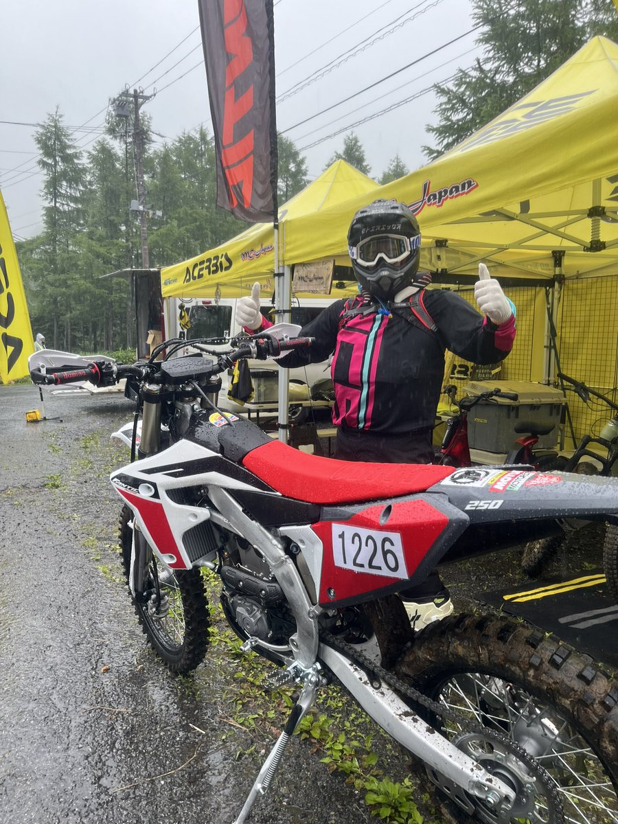 motosx1010's tweet photo. 週末は #wexwest に参戦して来ました
実は #jncc 系レースに参戦するのは初めてで(スタッフは出てます)それも大雨でしたが #アチェルビス でお世話になっている #mcjapan さんのサポートでエンデューロレースの楽しさを再確認出来ました! https://t.co/pLf81DHkXS