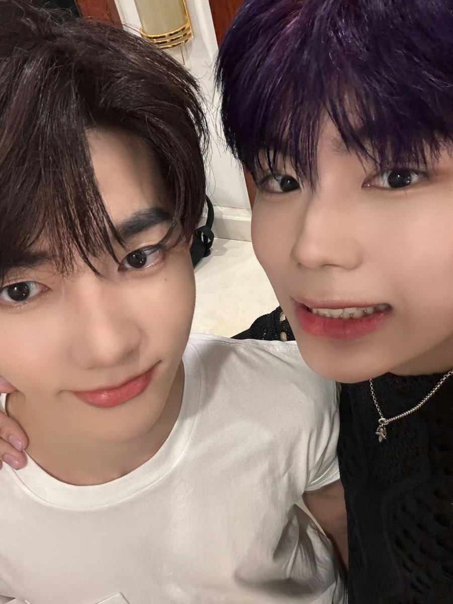 moii softieee 哥哥! ㅤ♡ྀི ₊