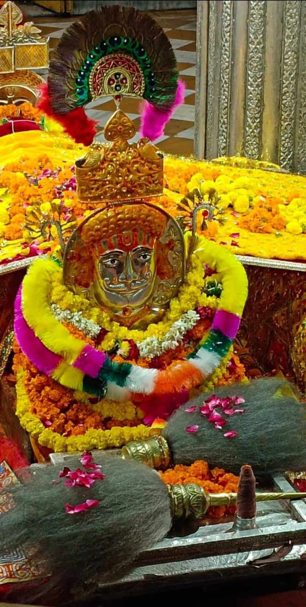 _RAJESH_RKP's tweet photo. 🚩ओम नमो भगवते वासुदेवाय 🚩
आप सभी को देवशयनी एकादशी की हार्दिक शुभकामनाएं।
💚🗣 सभी गुरुजनो और 👁🔱👁विद्वंजनों और मेरे 🌷प्यारे बाबा रामदेव जी के भक्तो को 👩‍👩‍👧‍👦 सपरिवार मे सभी को 🌍 जगत के  पालनहार 🐚 के 🐚 चतुर्मास 🐚 एवं देवशयनी एकादशी 🐚   👣 की हार्दिक शुभकामनाएं 👏🏻 😔 🌺 https://t.co/ahwpiQxl5R