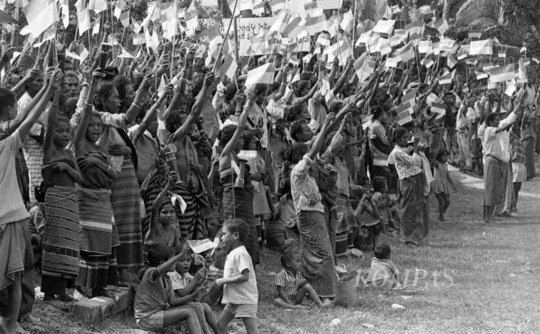 ChrisWibisana's tweet photo. Tepat 48 tahun lalu, 17 Juli 1976, Indonesia memulai penjajahan atas bumi dan air Timor Loro Sa'e.

Melalui Undang‐Undang No. 7/1976, kolonisasi yang kelak merenggut ±180.000 nyawa dalam 23 tahun dimulai—noktah hitam yang diajarkan sangat sumir di buku sejarah kita.

#MelawanLupa https://t.co/KHQEUMJ04T
