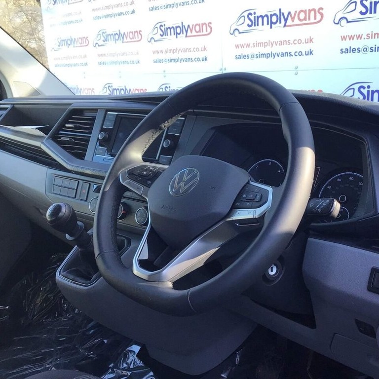 SimplyUsedVans's tweet photo. ONLY 10 MILES ON THIS MANUAL VOLKSWAGEN TRANSPORTER | 2.0L T28 TDI P/V STARTLINE 🤯

⭐ DAB Plus Radio System
⭐ 6.5" Touch-Screen
⭐ Crosswind Assist
⭐ Cruise Control
⭐ Heated Door Mirrors

Full listing: https://t.co/yJfZCK4tvP

#CommercialVans | Simply Vans https://t.co/Z8OKpVMoO9