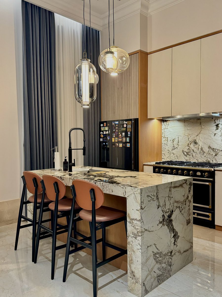 The dream home. Tabungan abis ludes tapi sungguh puas. Finally, setelah dari kecil hidup berpindah-pindah dari rumah saudara, tidur beralas kardus di warung, ngontrak di rusun pejompongan, lalu ngontrak dan ngontrak dan ngontrak melulu, now I have a beautiful place to call home