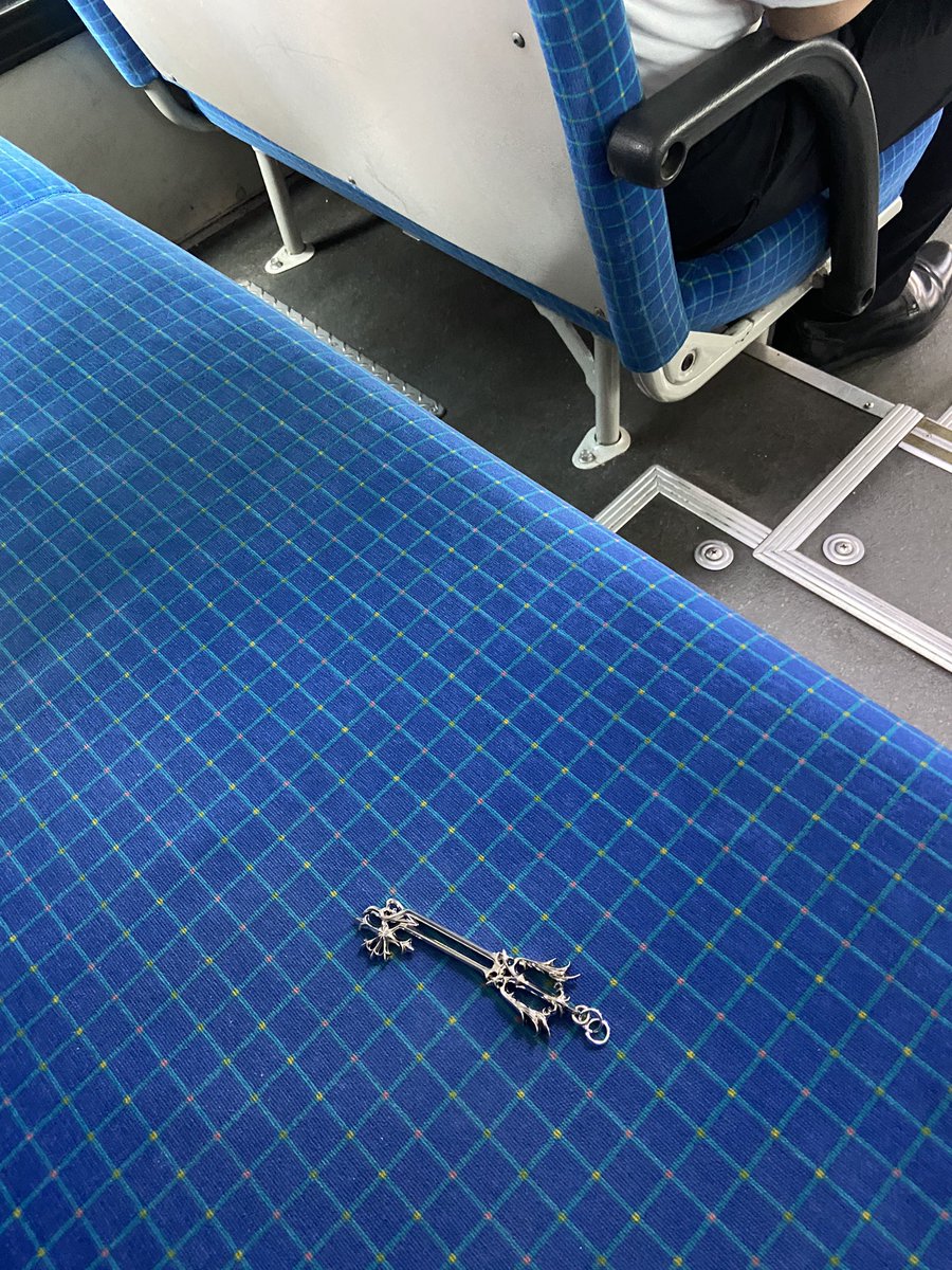 camille_lt's tweet photo. To whoever lost their Keyblade in Kyoto, I handed it to the bus driver on line 32 🤍 https://t.co/TJiXVGdrcr