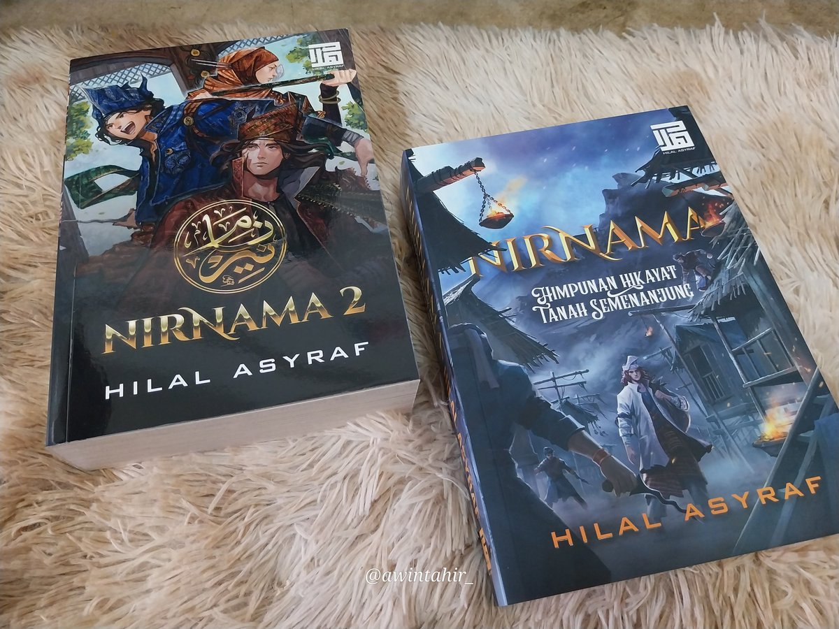 Kakwin27's tweet photo. Bestnya bau.... Baru berkesempatan nak buka parcel. Igt nak buat video. Jenis xpandai 😅. Masuk kat rak dulu. Duk diam2 dulu kat situ...
Cantiknya kad, bookmark n totebag abe Nirnama... Tq @HilalAsyraf #nirnama #nirnama2 #nirnamahimpunanhikayattanahsemenanjung https://t.co/xve9UizufV