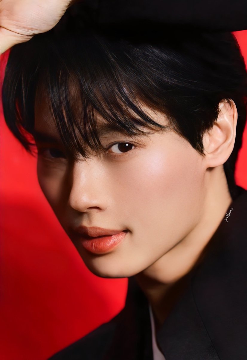LittlebabyWin's tweet photo. ยิ่งซูม ยิ่งเห็นผิวที่สวย ใส โกลว์ อิ่ม เด้ง นี่แหละใช่เลย 👏👏👏

#BelieveinBeauty 
#ShiseidoUltimune
#ShiseidoThailand
@Winmetawin #winmetawin https://t.co/8c9qF0uvdj