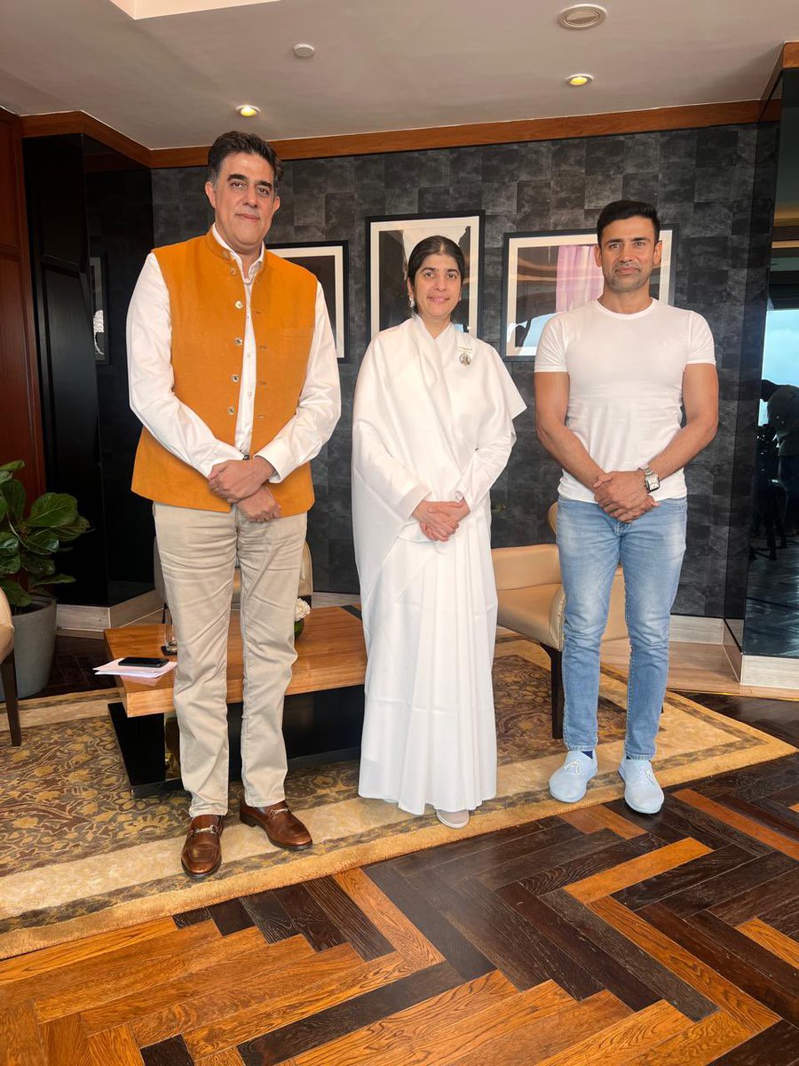 Sangram_Sanjeet's tweet image. Something inspiring, knowledgable &amp;amp; entertaining coming soon 🙏🌟
#bkshivani 
#thinkright 
#rajannavani 
#sangramsingh