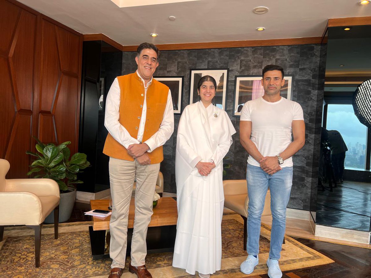 Sangram_Sanjeet's tweet image. Something inspiring, knowledgable &amp;amp; entertaining coming soon 🙏🌟
#bkshivani 
#thinkright 
#rajannavani 
#sangramsingh