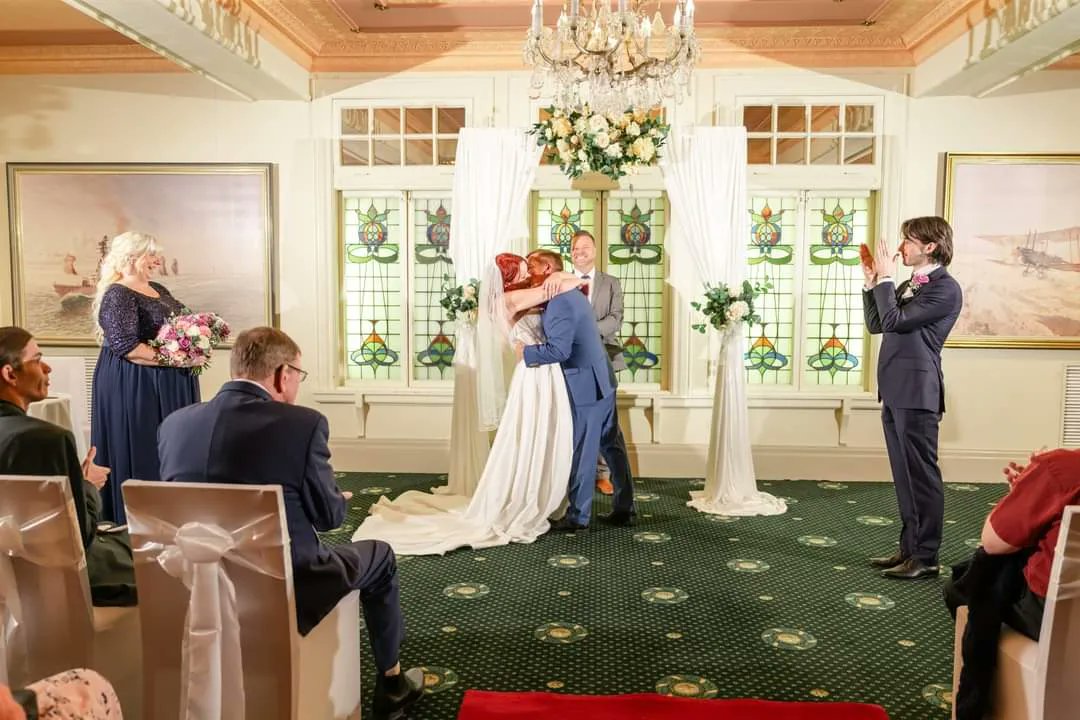 Cathyfromoz's tweet photo. Wedding memories .
A perfect day! 🥰🤵❤️👰 Photos by @mrssmithphotography hmua @tahneeandomua https://t.co/nbNdUIpZpa