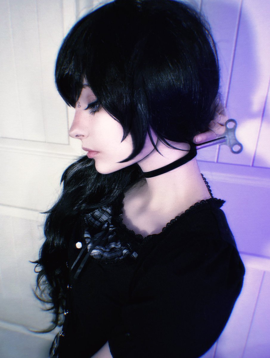 boople__snoot's tweet image. being a doll is hard…i have to remember to wind my key every morning… and sometimes my joints pop out of the socket ;(•_•)