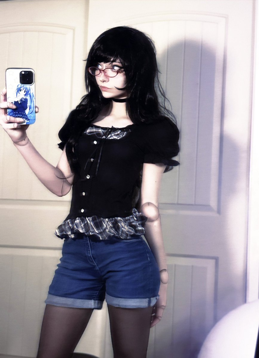 boople__snoot's tweet image. being a doll is hard…i have to remember to wind my key every morning… and sometimes my joints pop out of the socket ;(•_•)