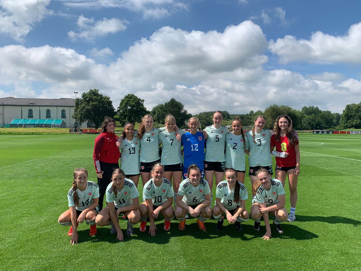 niadavies90's tweet photo. First @Cymru WU19 camp of the season completed. Welldone to all players for the effort over the 6 days. Thank you to all the staff on camp for their hard work. Looking forward to the next camp in October ⚽️🏴󠁧󠁢󠁷󠁬󠁳󠁿 https://t.co/Pc20EIE0VC