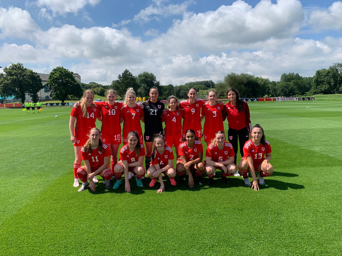 niadavies90's tweet photo. First @Cymru WU19 camp of the season completed. Welldone to all players for the effort over the 6 days. Thank you to all the staff on camp for their hard work. Looking forward to the next camp in October ⚽️🏴󠁧󠁢󠁷󠁬󠁳󠁿 https://t.co/Pc20EIE0VC