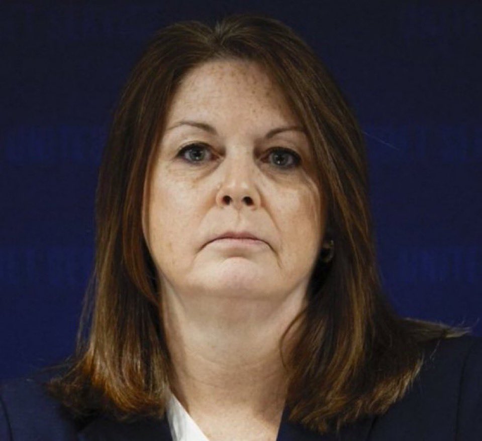 JohnnyI9090's tweet image. Kim Cheeto won’t resign because they weren’t suppose to miss.. 

&amp;amp; may I interject after examining her at a quick glance I said 😬 yeesh she looks like a younger even more miserable Killary in need a root retouch.. 

I know you can kinda see it.. 🤭

#ResignCheatle