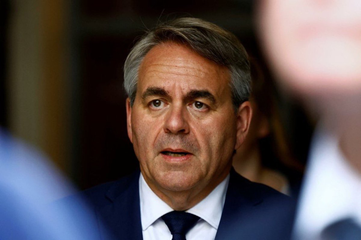 Je travaille avec lui depuis 10 ans. Assurément, pour moi,c’est lui
Xavier Bertrand, un recours possible pour Macron? Le nom du président LR <a href="/hautsdefrance/">Région Hauts-de-France</a> est évoqué en coulisses par certains à droite et en macronie pour diriger un gouvernement d’union
➡️ l.leparisien.fr/cV4Z