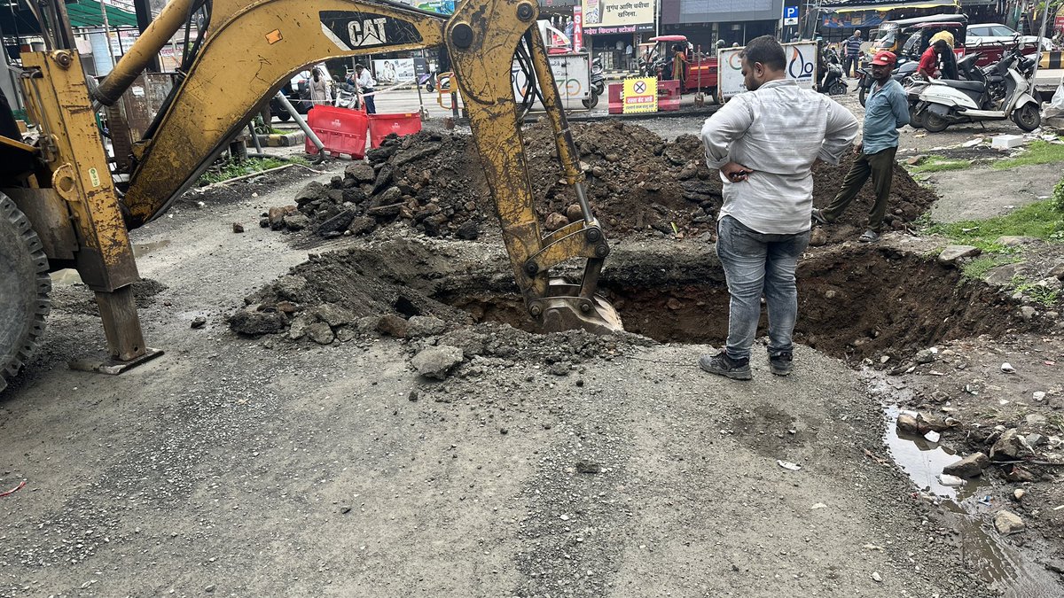rahoolpaliwal's tweet photo. Only after a week of laying down the cement for base of the road, the workers realized they had forgotten about the pipelines to be laid across the road. So they dug up the freshly laid cement promptly. This is such a waste of taxpayers hard earned money. Please look into it Sir https://t.co/PG9HxHS74H