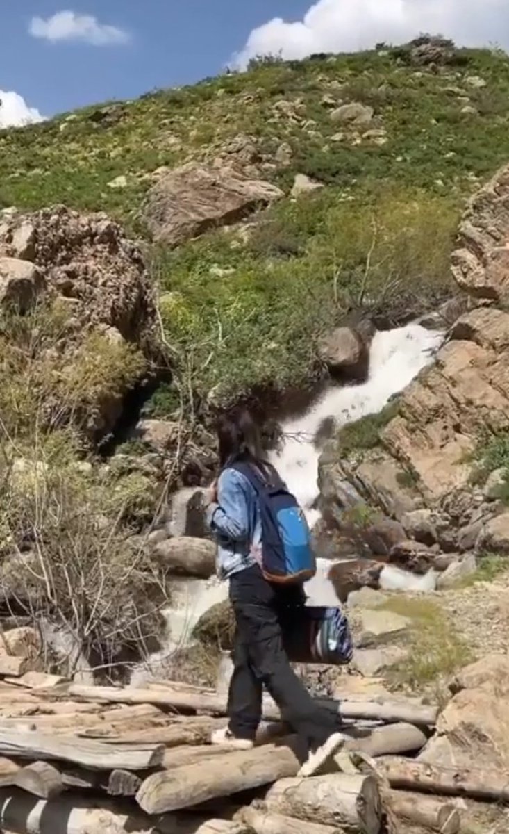 “Harcanıp giden bir ömrün ağrısıdır bu
Beklediğim yok, bekleyenim yok
Gidenim var, gidemediğim var.. ”
Günaydınlar..