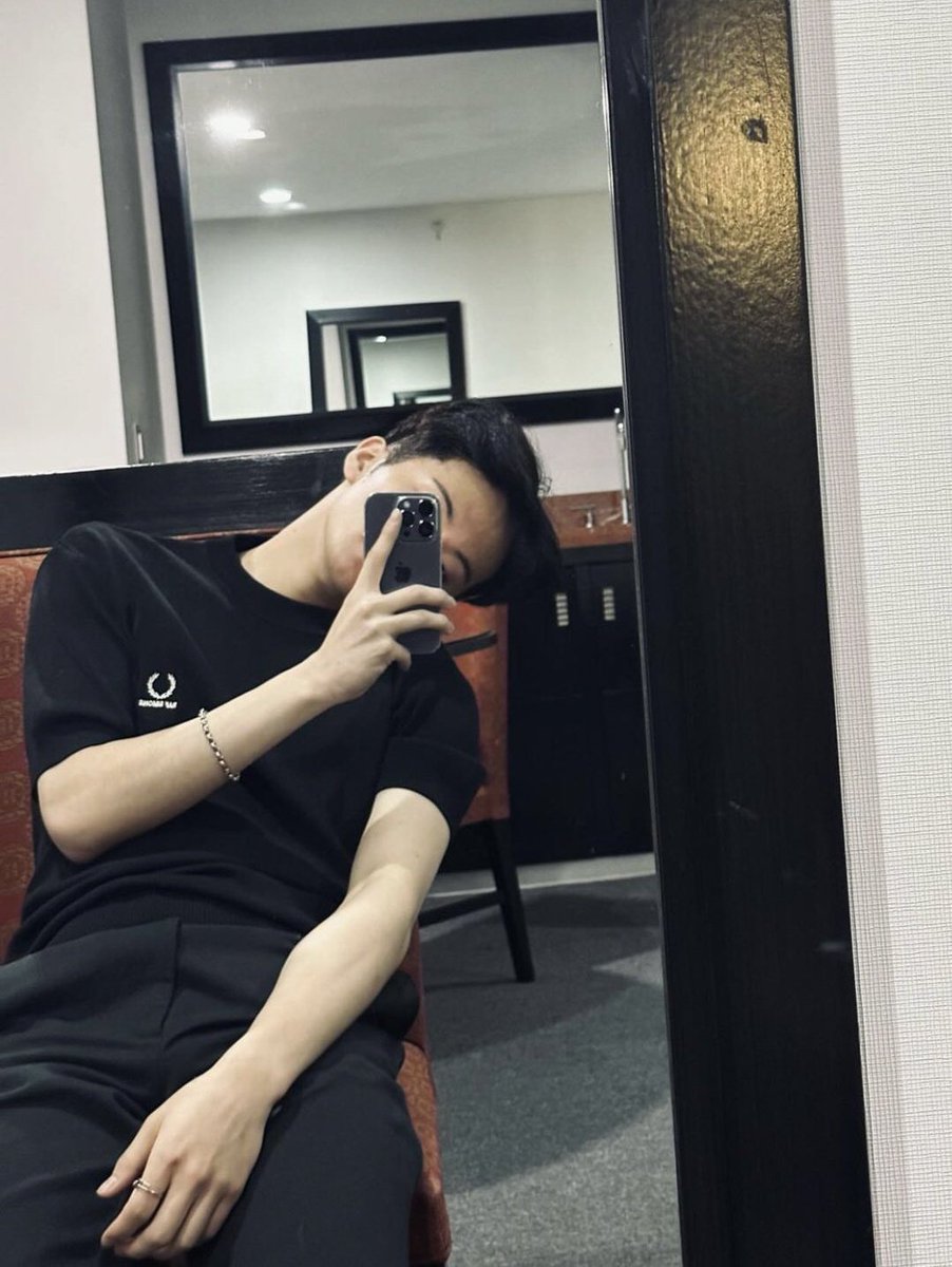 markmoIo's tweet photo. 🖤 https://t.co/EIheZW5iOr