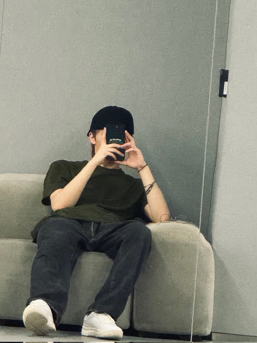 markmoIo's tweet photo. 🖤 https://t.co/EIheZW5iOr
