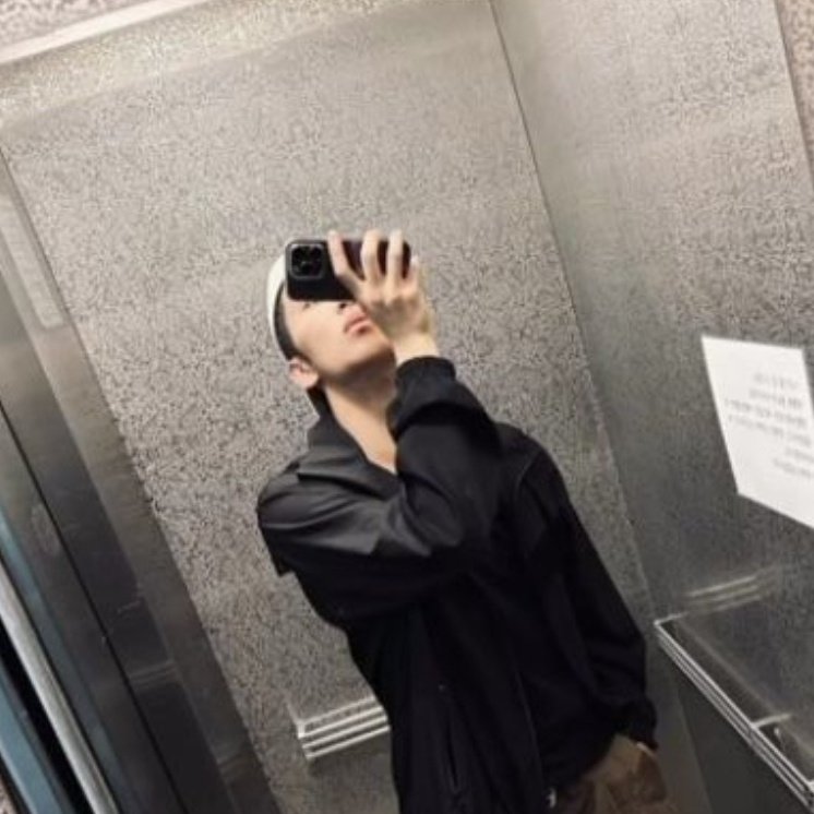 markmoIo's tweet photo. 🖤 https://t.co/EIheZW5iOr