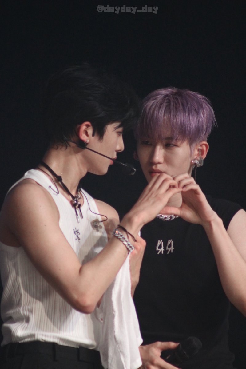 deydey_day's tweet photo. 240715
YOUNICAST in japan

데이랑 시온이🐯🦦

#younite #dey #sion
#유나이트 #데이 #시온
#deydey_day https://t.co/CpzpTrsZ5D