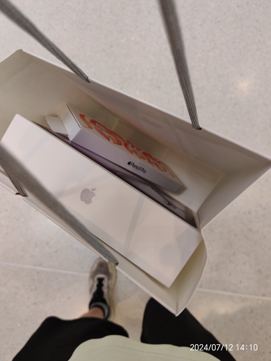 E14se's tweet photo. new iPad
iPad Air6 and apple pencilPro https://t.co/oD0sJocOJQ