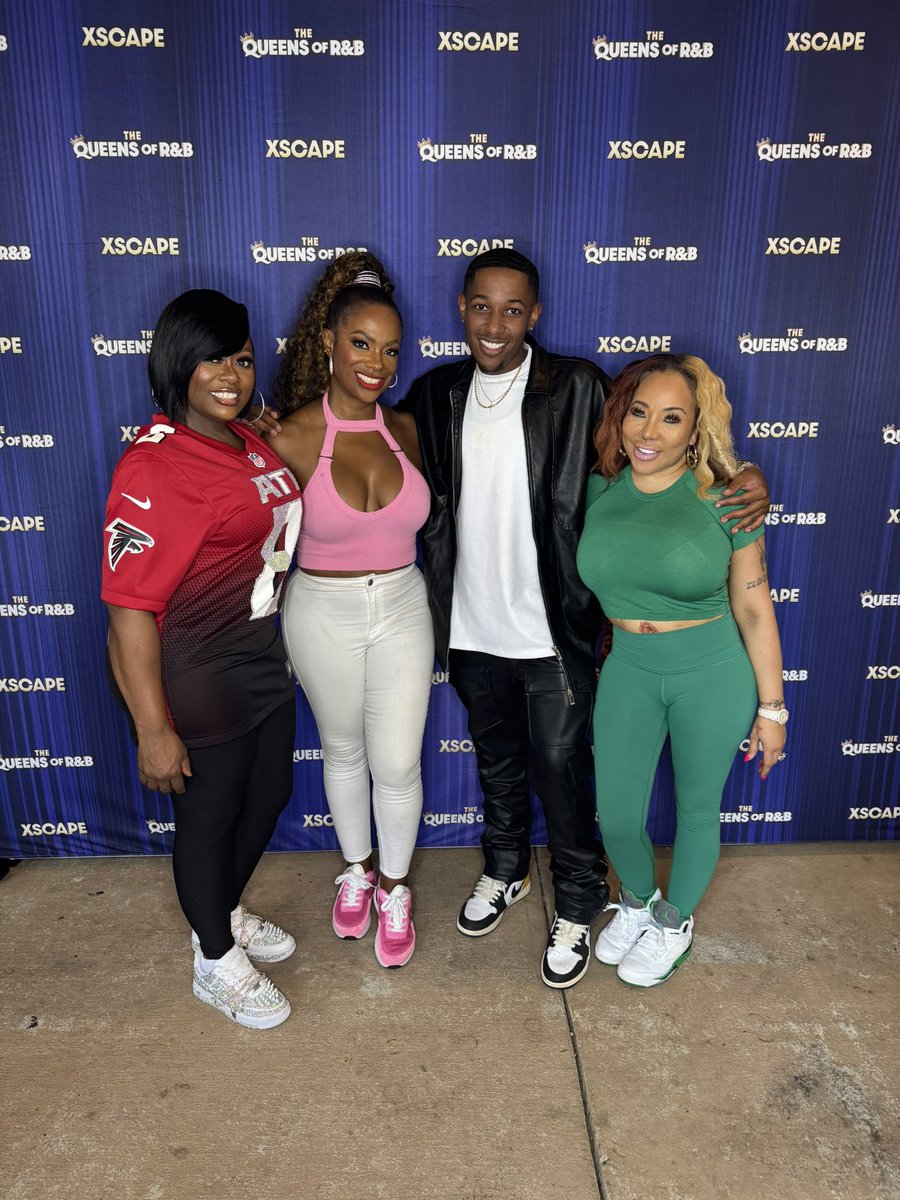 datsblake's tweet photo. Man XSCAPE &amp; SWV put on a show! IF YOU MISSED IT, YOU MISSED A AMZING SHOW! 
@Kandi @TinyMajorMama https://t.co/FnNym3zdFG