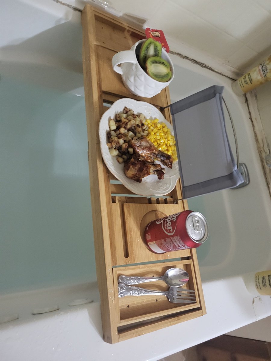 Wastefilled_'s tweet photo. ✨bathtime meals ✨ https://t.co/UdHuDu6akx