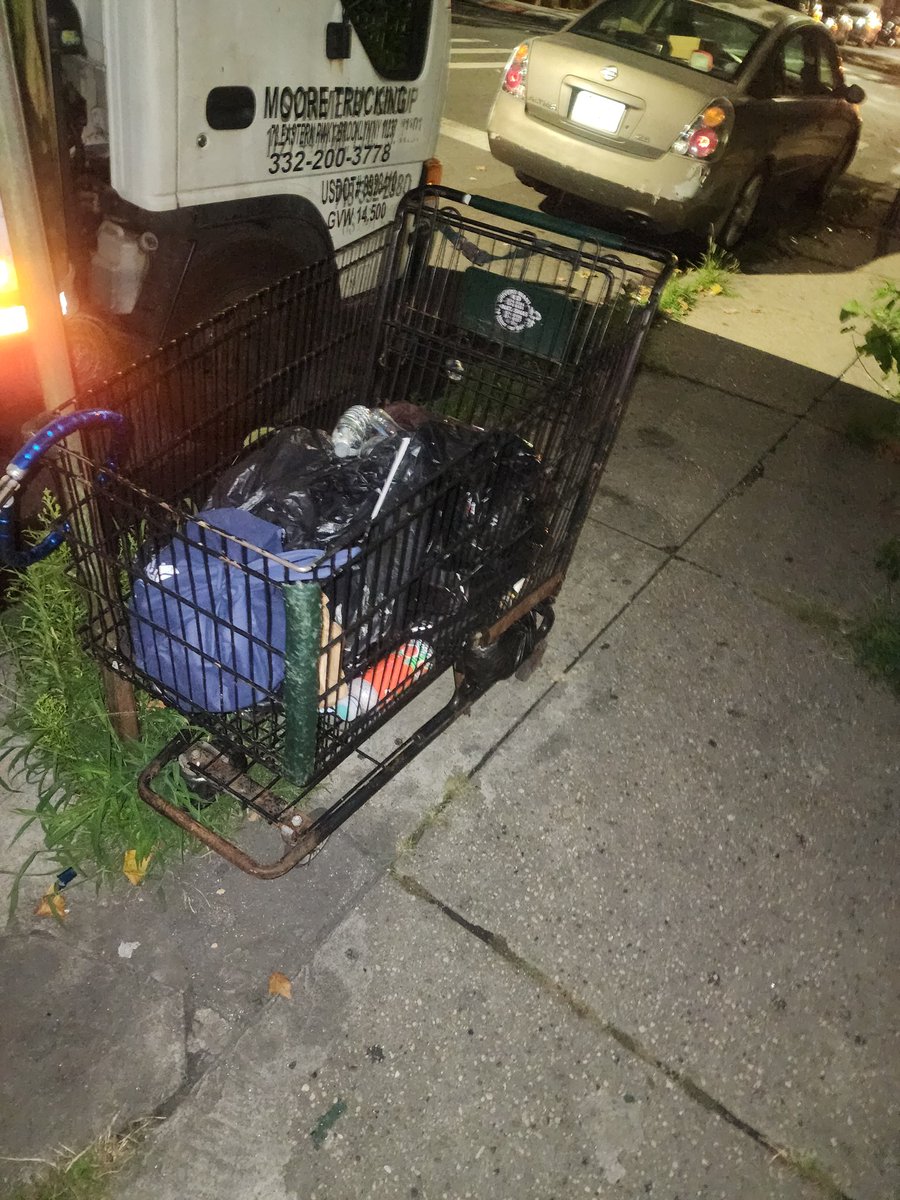 NittyRegulator's tweet photo. @NYCSanitation This location is becoming a nuisance with the garbage and abandoned cars. 382 Remsen ave between Lenox rd and E 57TH st Brooklyn https://t.co/Is7T5ubJrK