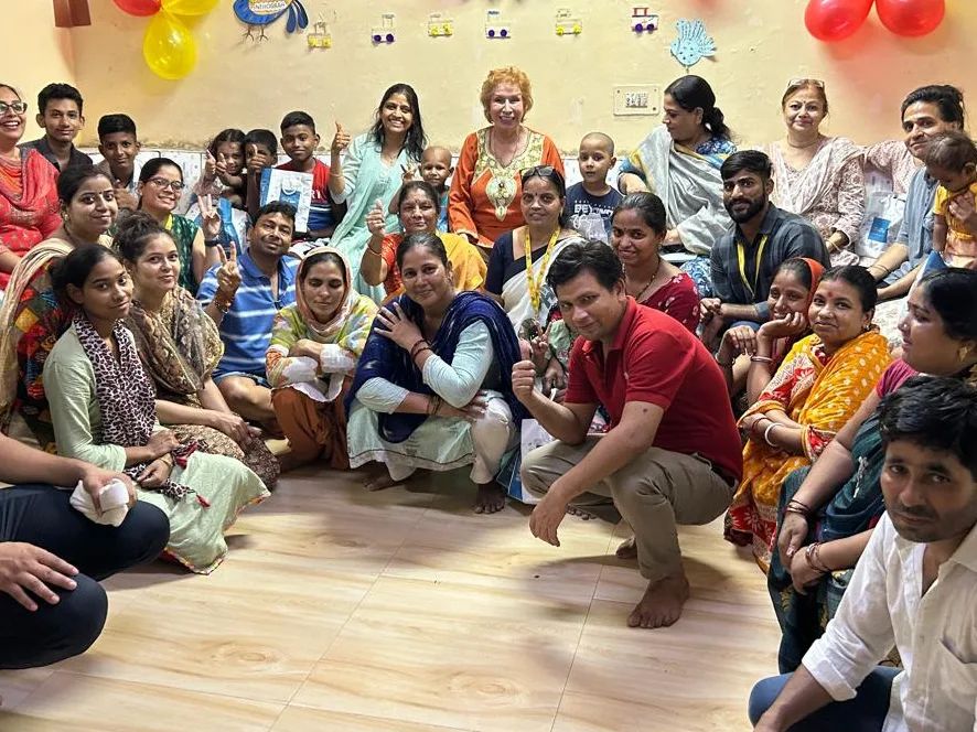 blossomkochhar's tweet image. Spending some quality time with the incredible children at Cankids, Kotla Mubarakpur! Their smiles are contagious, and their spirit is truly inspiring. These little ones deserve the world! ❤️

#CancerSupport #spreadinghappiness
