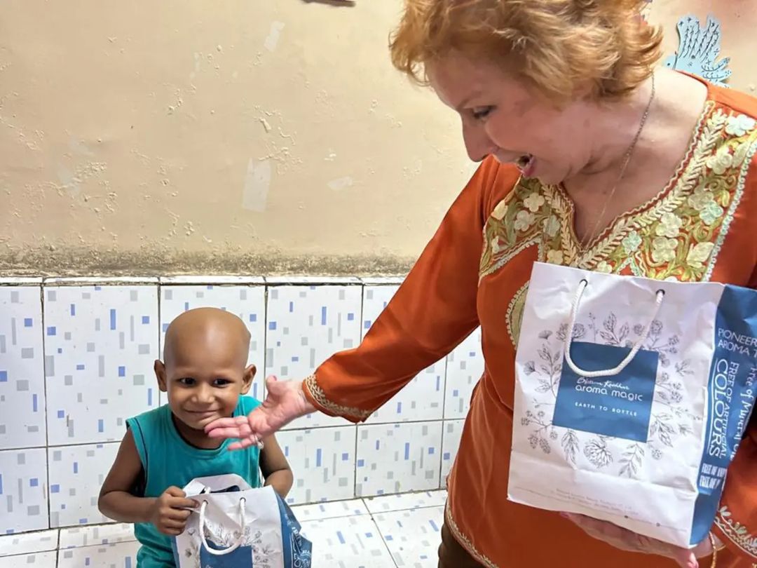 blossomkochhar's tweet image. Spending some quality time with the incredible children at Cankids, Kotla Mubarakpur! Their smiles are contagious, and their spirit is truly inspiring. These little ones deserve the world! ❤️

#CancerSupport #spreadinghappiness