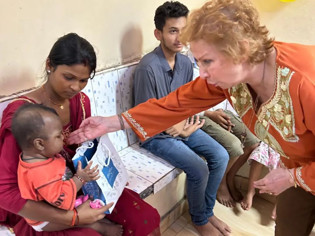 blossomkochhar's tweet image. Spending some quality time with the incredible children at Cankids, Kotla Mubarakpur! Their smiles are contagious, and their spirit is truly inspiring. These little ones deserve the world! ❤️

#CancerSupport #spreadinghappiness