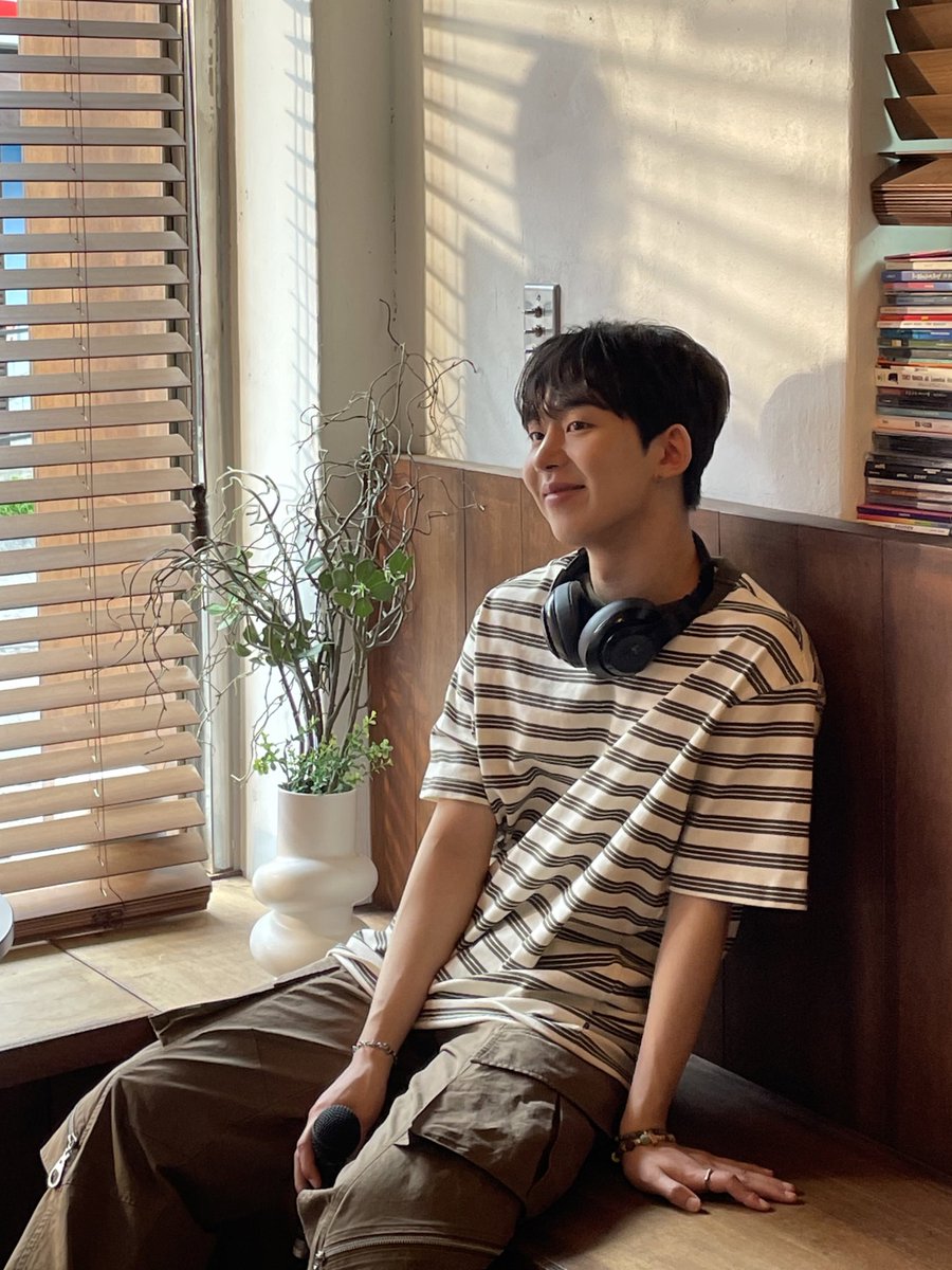 yoonminetic's tweet photo. 비 오는 거 싫다 🥲 https://t.co/mDkqaenKRj