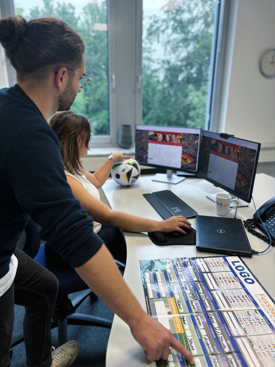 fka_de's tweet image. ⚽️ From predicting match outcomes to celebrating fair play, our employees embraced football fever during the European Championship. Congratulations to our Kicktipp winners who scored Schenk Lokal vouchers, footballs, and delicious mueslis! 🎁 #Euro2024 #fka

#fka