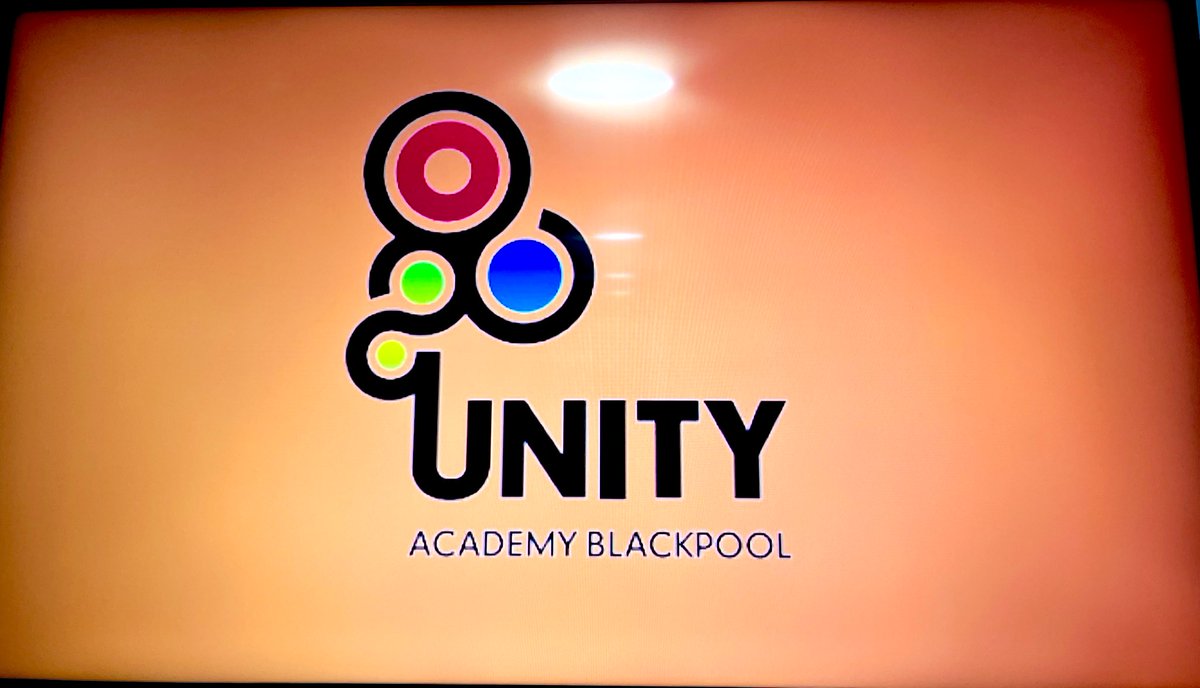 unityhistory's tweet image. Today we celebrate tangerine day in memory of our former head Chris Lickiss. The front of school looks fantastic 🍊 🧡🟠🟧🔸📙🥻🩳🧶 @UnityBlackpool