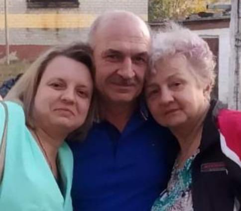BolyaOlya's tweet photo. За три дні після обміну Цемах спокійно повернувся у Сніжне. На фото тих часів він разом зі своєю дружиною і донькою Марією. Далі переміщення бойовика я не відслідковувала.

Від початку нового етапу війни і через майже 5 років після обміну Олег Сенцов воює у 47-й бригаді «Маґура». https://t.co/KyvV5UgQpV