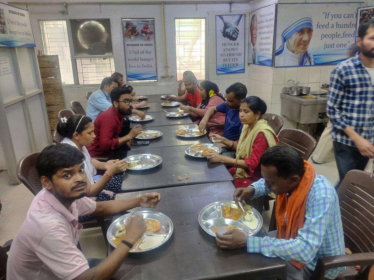 BajpaiDeepak's tweet photo. Thank u so much @AnshulDuggal1 ji for crowd funding and donating atta. In the beginning of every month Anshul bhai send dher saara atta. Thank u so much sir.
#BASOSoulKitchen
#WarAgainstHunger https://t.co/E3sKBX4dKv