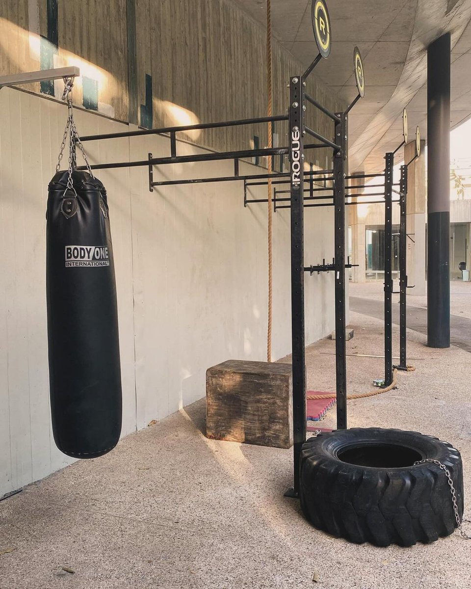 Sutso_app's tweet photo. A glorious gym!
How much exercise are you getting?
#exercise #gym #boxing #muaythai #park #activity #activities #rope #boxingbag #martialarts #gymmotivation https://t.co/EOKJWx6pdg