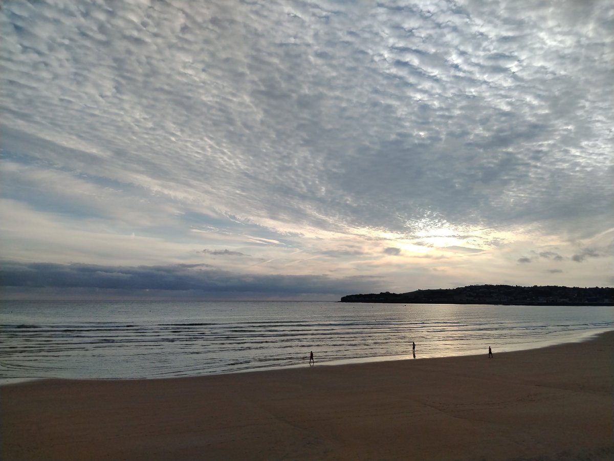 diegojc411's tweet photo. @eltiempotpa @arangometeo @VascoAsturias41 Gijón, 08,00 de la mañana, hacía donde nos llevará el día? https://t.co/UUunAP48j1