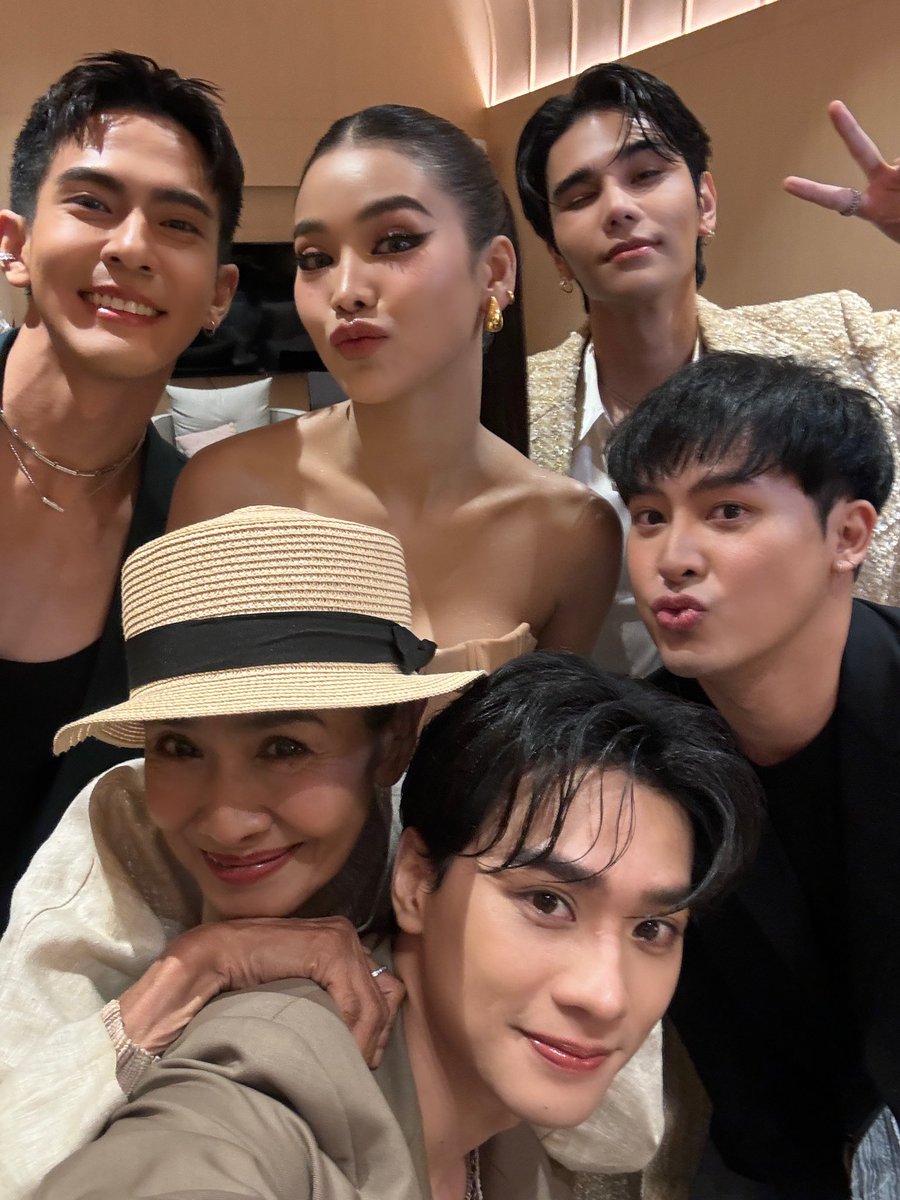 harit_keng's tweet photo. พร้อมแล้วค้าบ
 #TrailerTheParadiseOfThorns https://t.co/EV4yRb2z4r