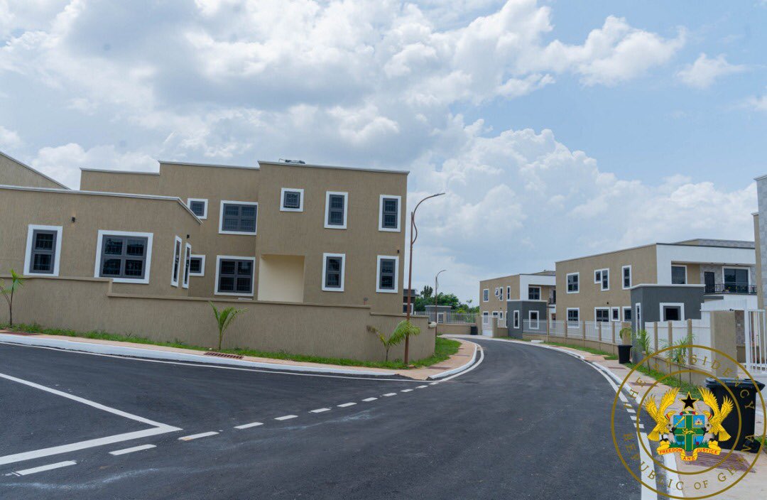PerfTrackergh's tweet image. Residential accommodations for Court of Appeals Judges in the Ashanti Region. These bungalows for the Judiciary are truly a sight to behold! 😍Let&apos;s give thanks for @NAkufoAddo&apos;s  vision &amp;amp; support.
#PerformanceTracker
#GhanaIsWorkingAgain
#BreakThe8
#PerfectPairForGhana