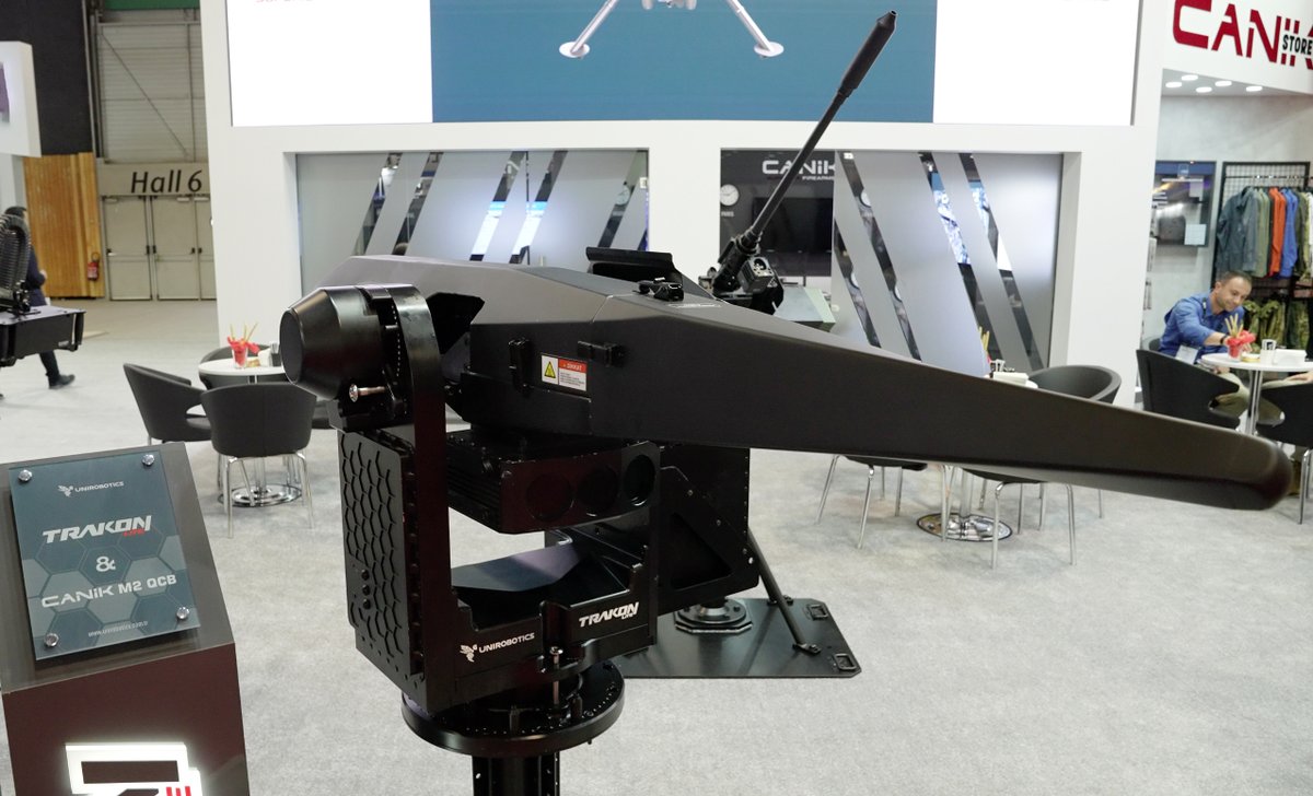 defensehere_ar's tweet image. 📌تشهد شركة &quot;يوني روبوتيكس&quot; #UNIROBOTICS طلباً مرتفعاً على أنظمة الأسلحة التي يتم التحكم فيها عن بعد، والتي تطورها كعائلة منتجات يمكنها تلبية الاحتياجات المختلفة.

📌وقعت الشركة مؤخراً اتفاقيات أولية وشراكات استراتيجية مع مختلف البلدان في معرض &quot;يوروساتوري&quot;.…