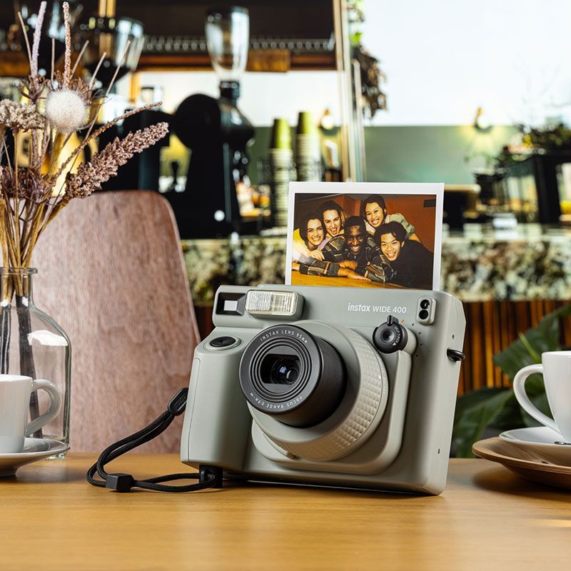 diventavideo's tweet photo. New Post: Scopri la Rivoluzione della Fotografia Street con la Fujifilm INSTAX WIDE 400 https://t.co/t2phgTjtyC https://t.co/nIAFKKDRgu