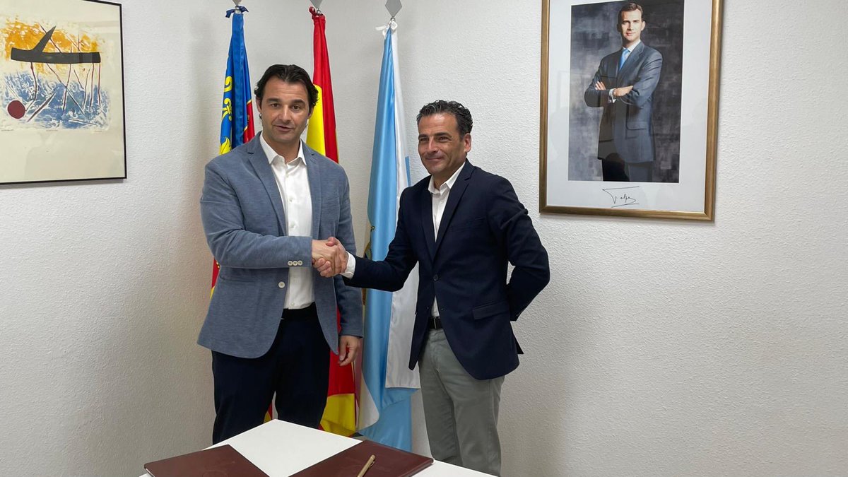 <a href="/apunt_media/">À Punt</a> la radiotelevisión pública valenciana, difundirá y promocionará el Certamen Internacional de Habaneras y Polifonía, fruto del convenio de colaboración que hemos firmado esta mañana.